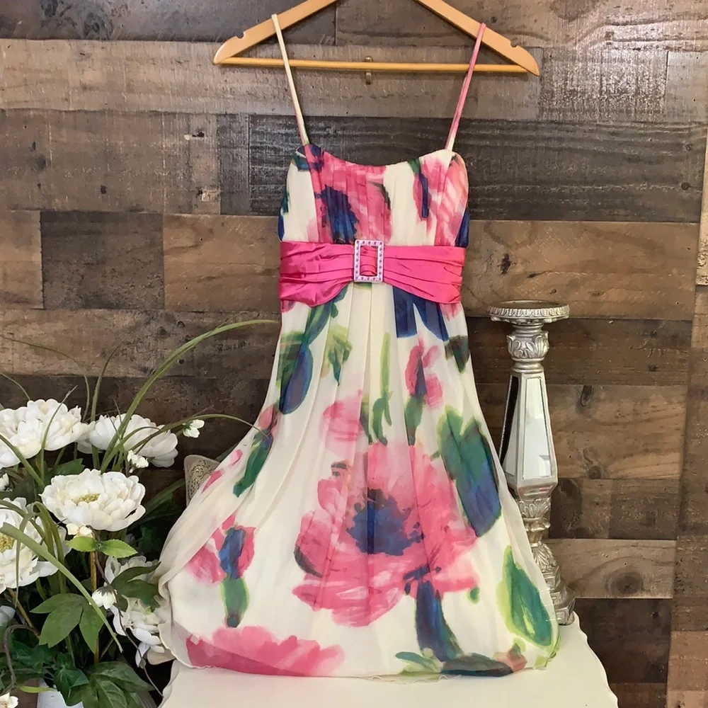 ππΈ City Triangles Dress Size Medium (Juniors) - Picture 1 of 7